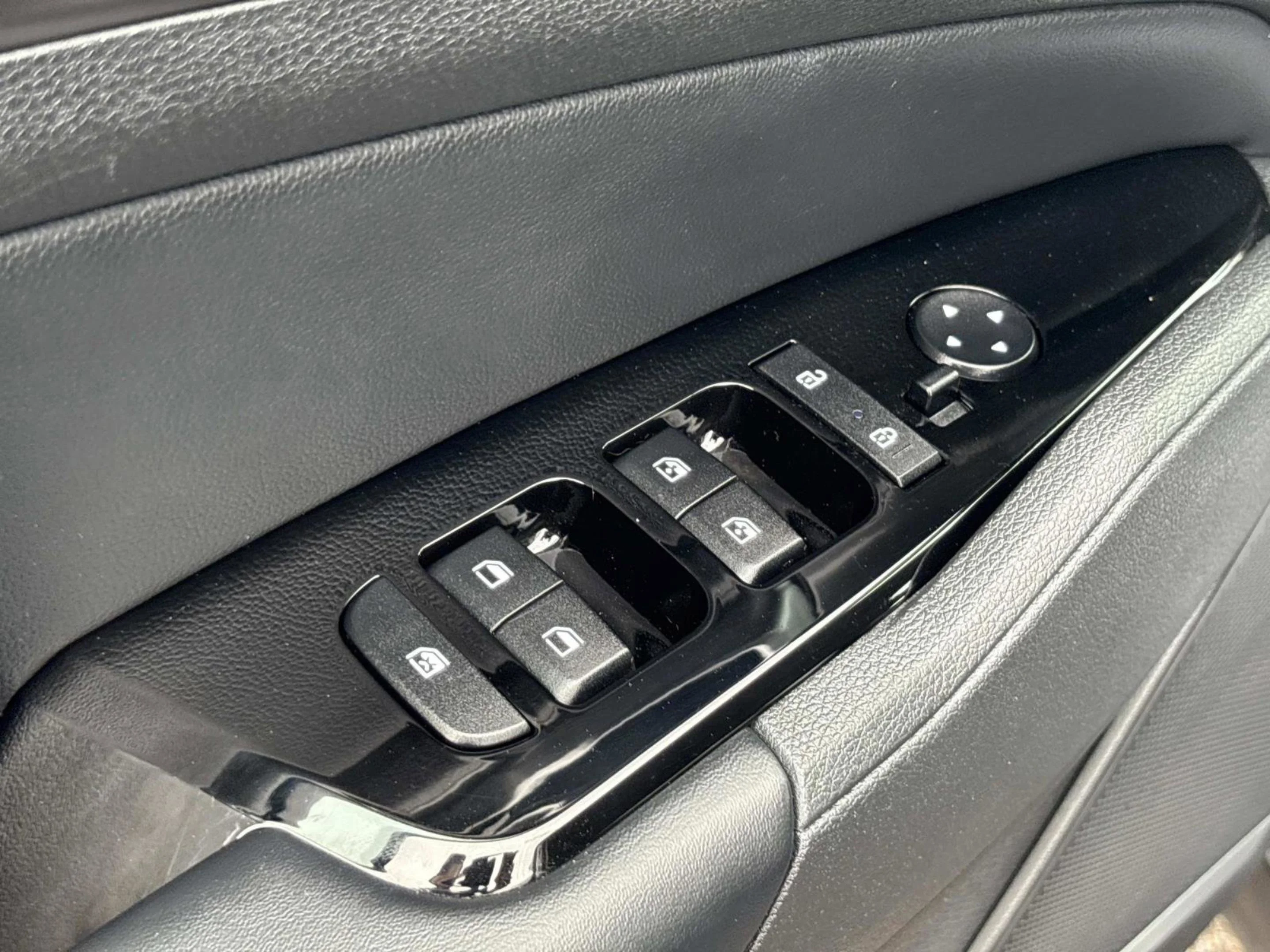 2023 Kia Sportage EX - Photo 24