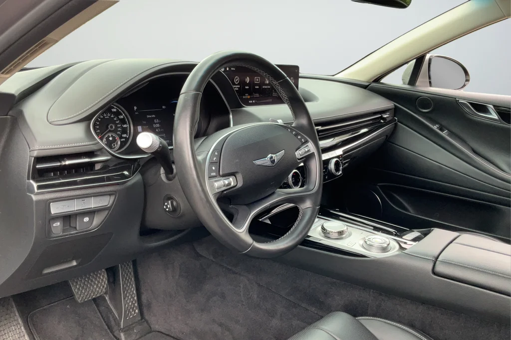 Used 2023 Silver Genesis 2.5T image 25