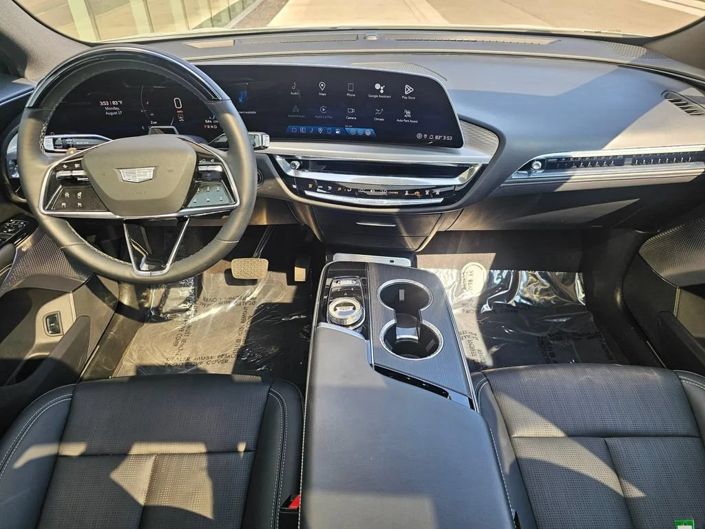 Used 2024 Crystal White Tricoat Cadillac Sport 2 image 17