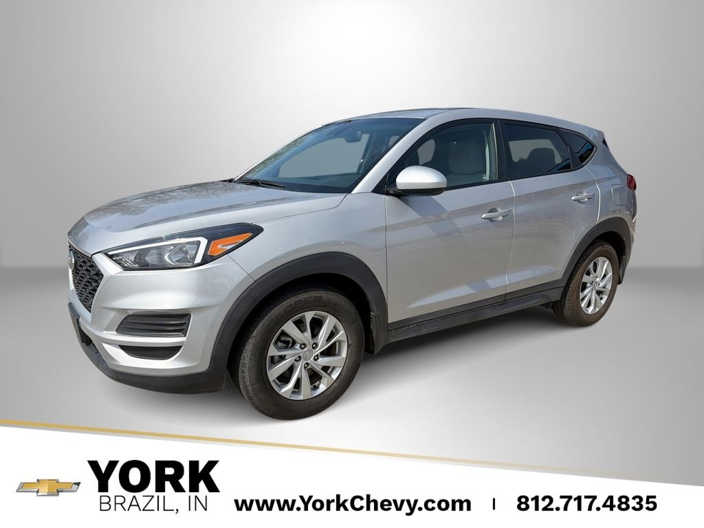 Used 2020 Silver Hyundai SE image 1