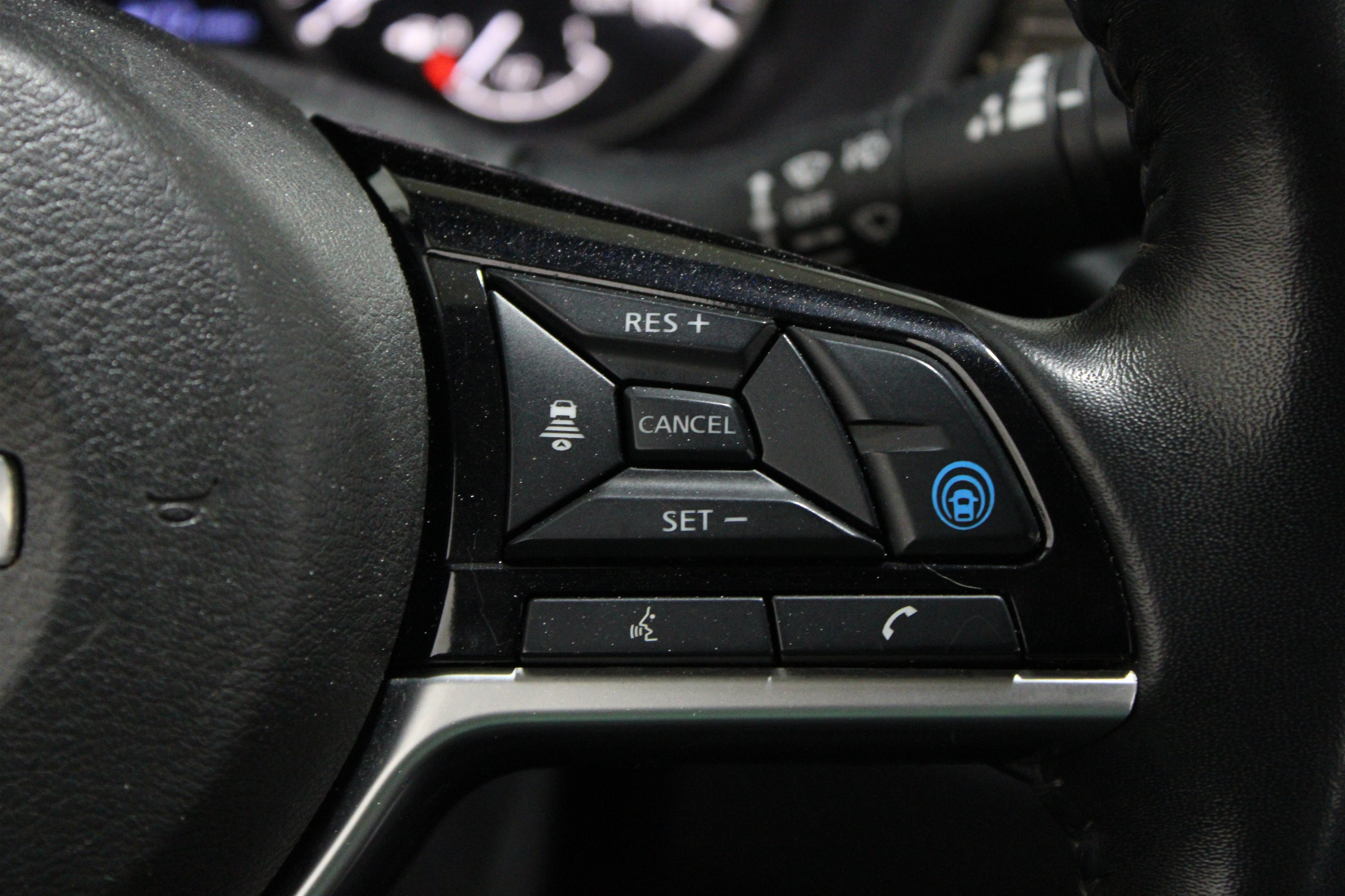 Used 2020 Super Black Nissan 2.5 SL image 9