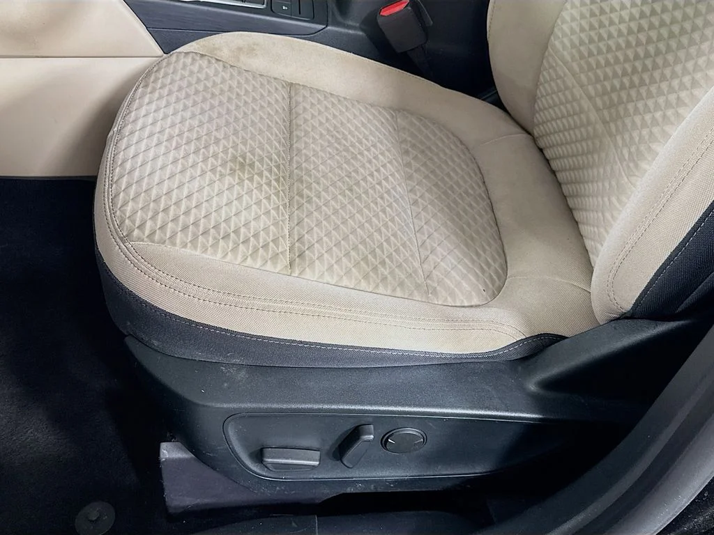 Used 2020 Black Ford SE image 22