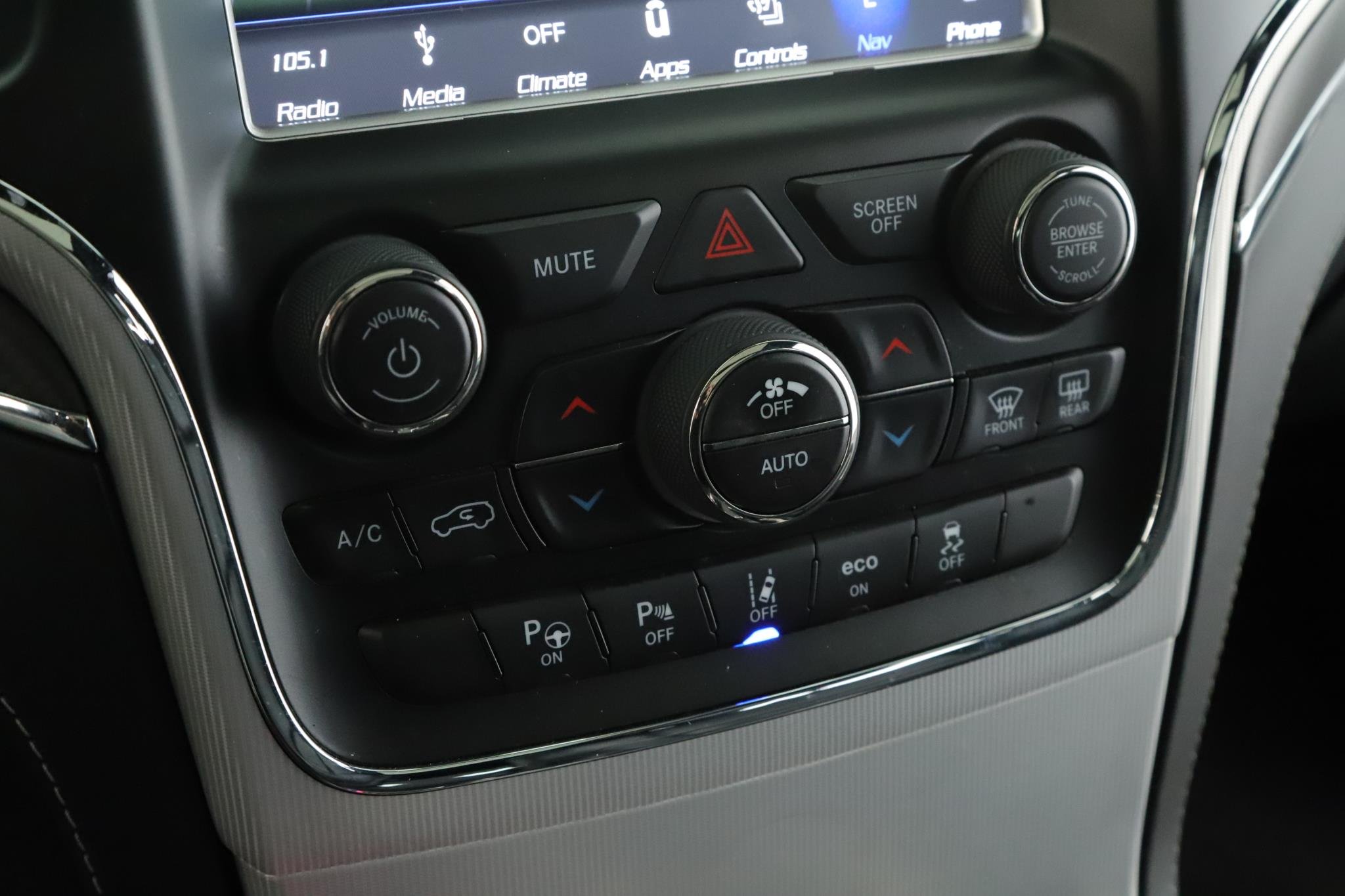 Used 2018 Diamond Black Crystal Pearlcoat Jeep SRT 4x4 image 16