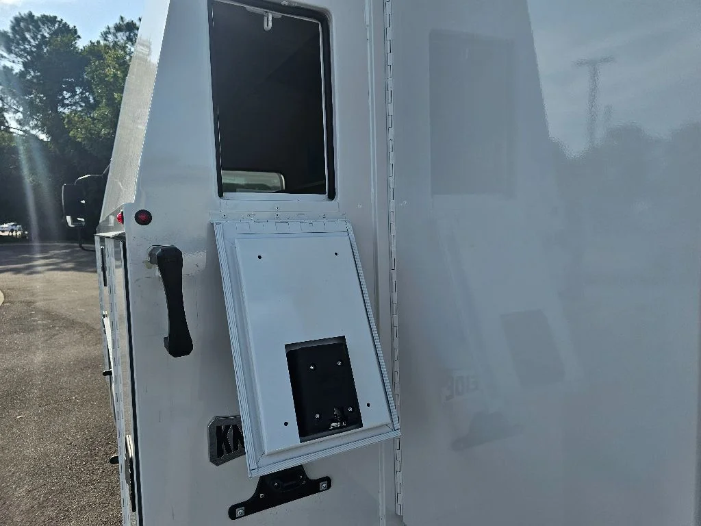 New 2024  Isuzu  image 17