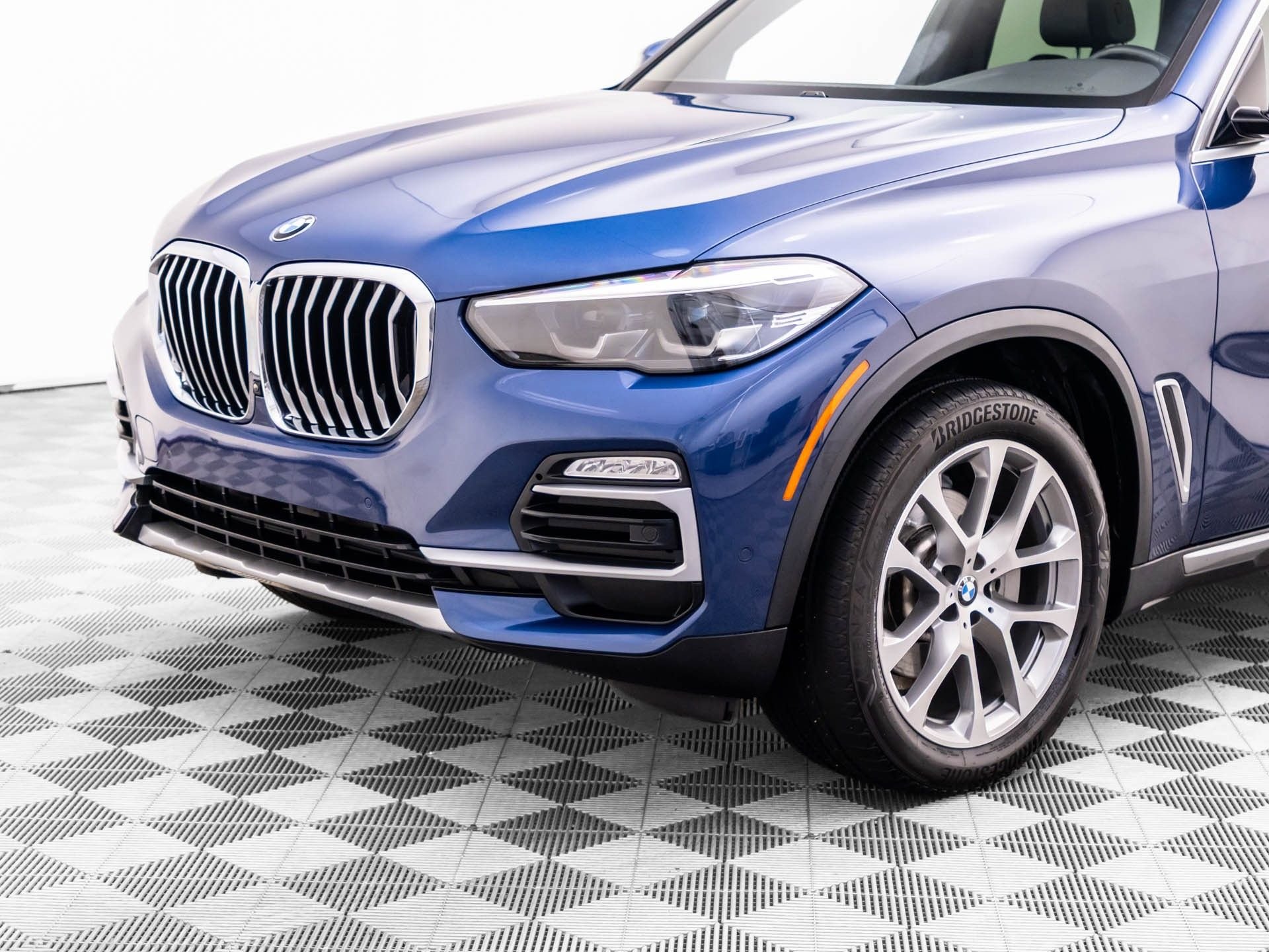 Used 2021 Blue BMW xDrive40i image 36