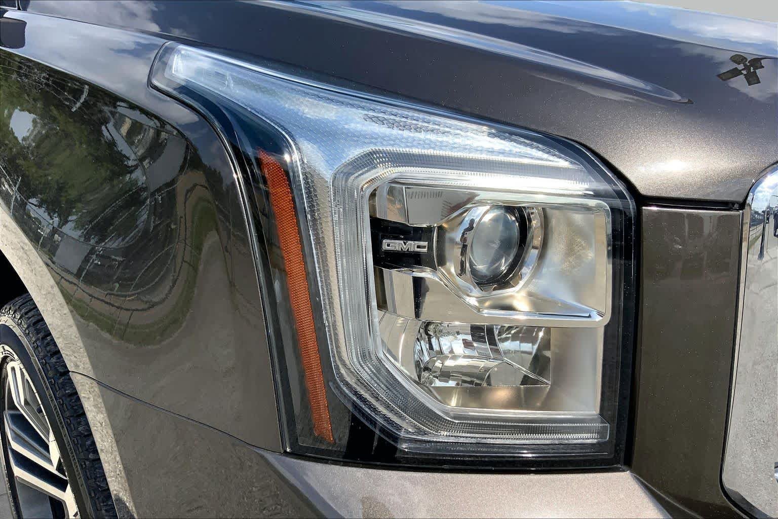 Used 2020 Smokey Quartz Metallic GMC SLT image 27