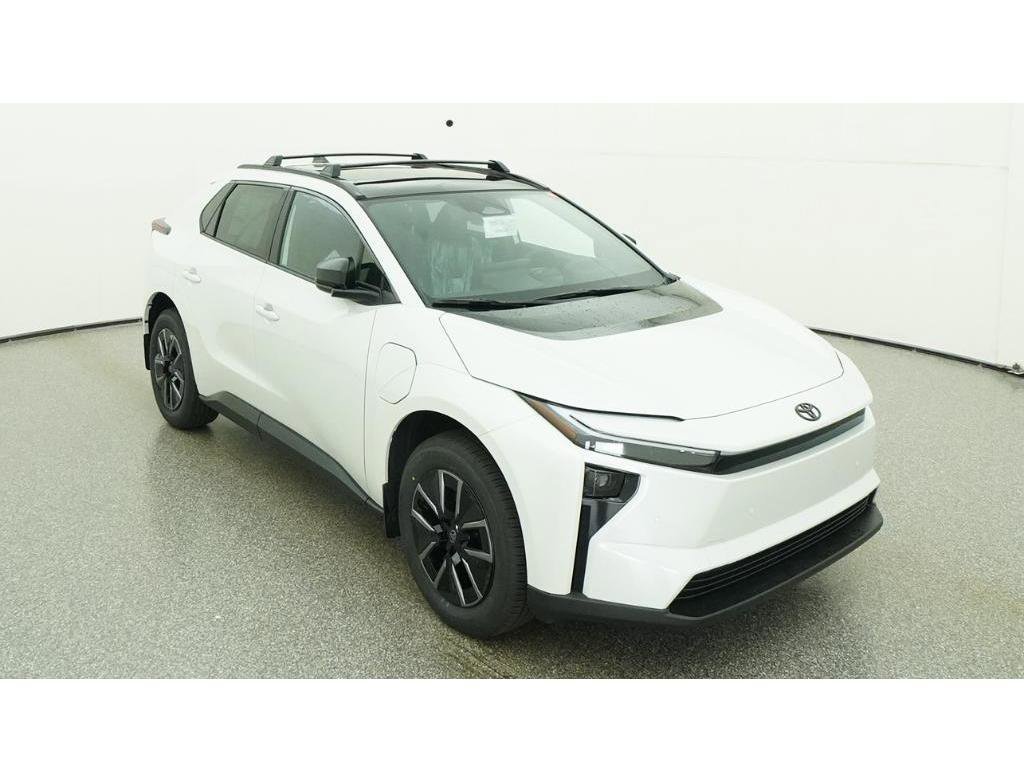 New 2026 Wind Chill Pearl Toyota XLE image 13
