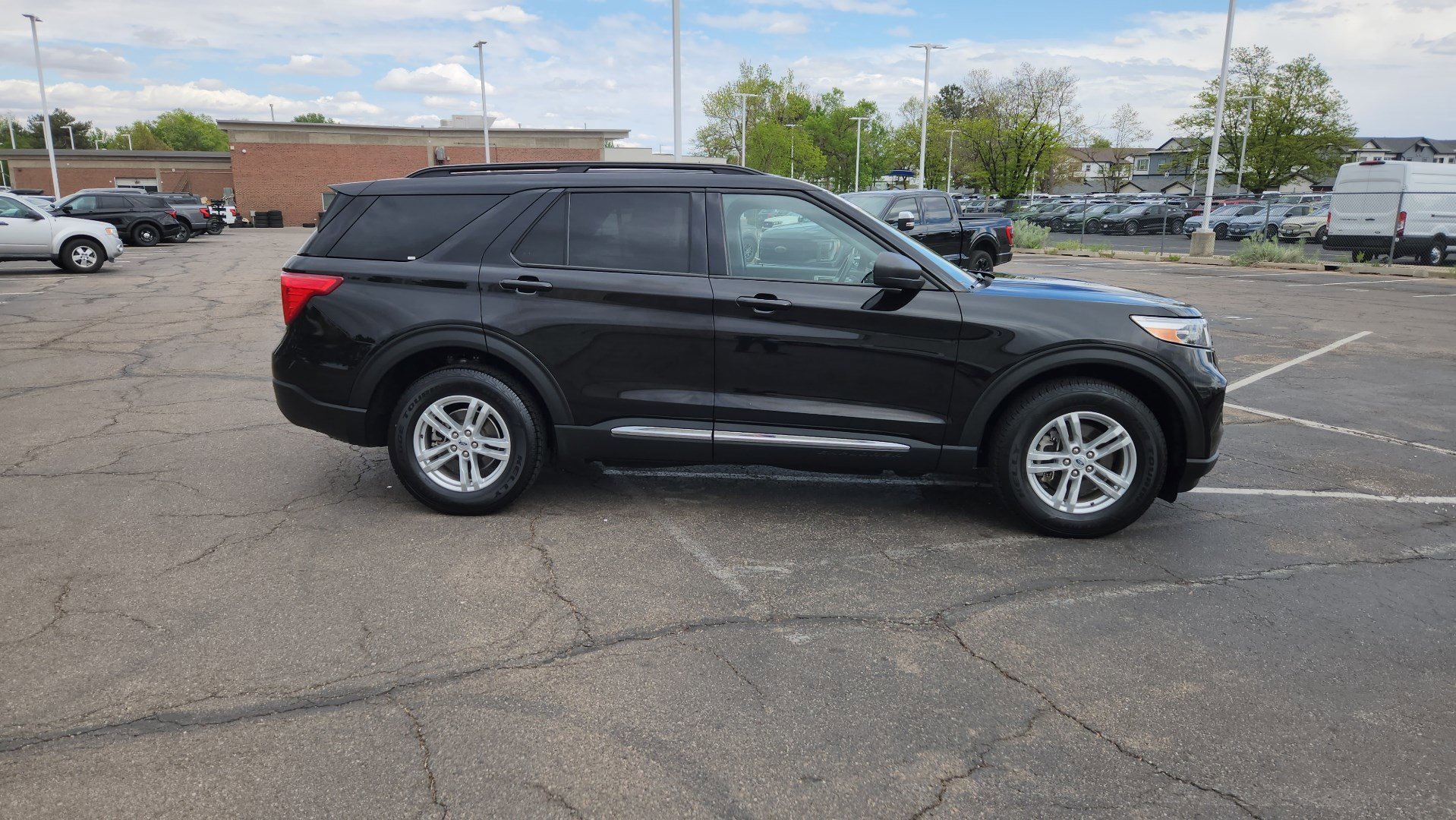 2023 Ford Explorer XLT - Photo 14