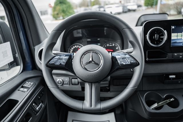New 2026 Steel Blue Mercedes-Benz Crew 144 WB image 27