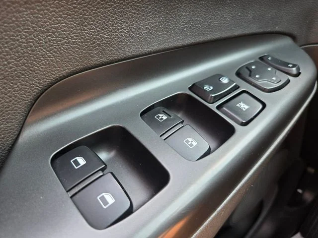 Used 2021 White Hyundai SEL image 35