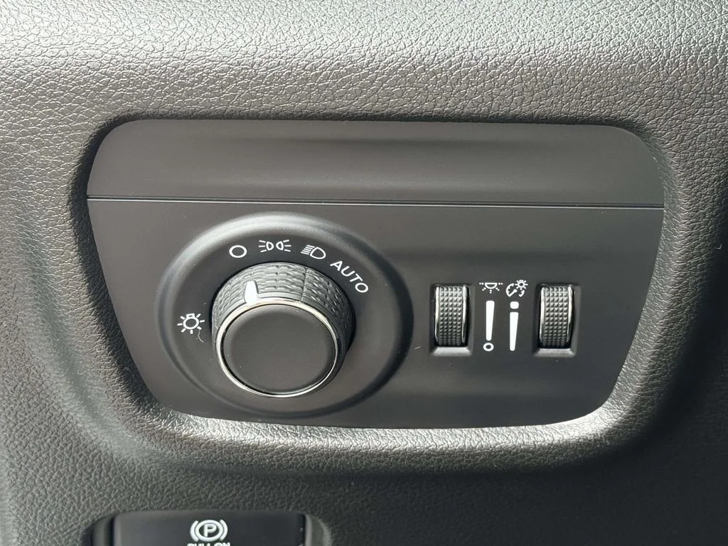Used 2024 White Jeep Altitude X image 29