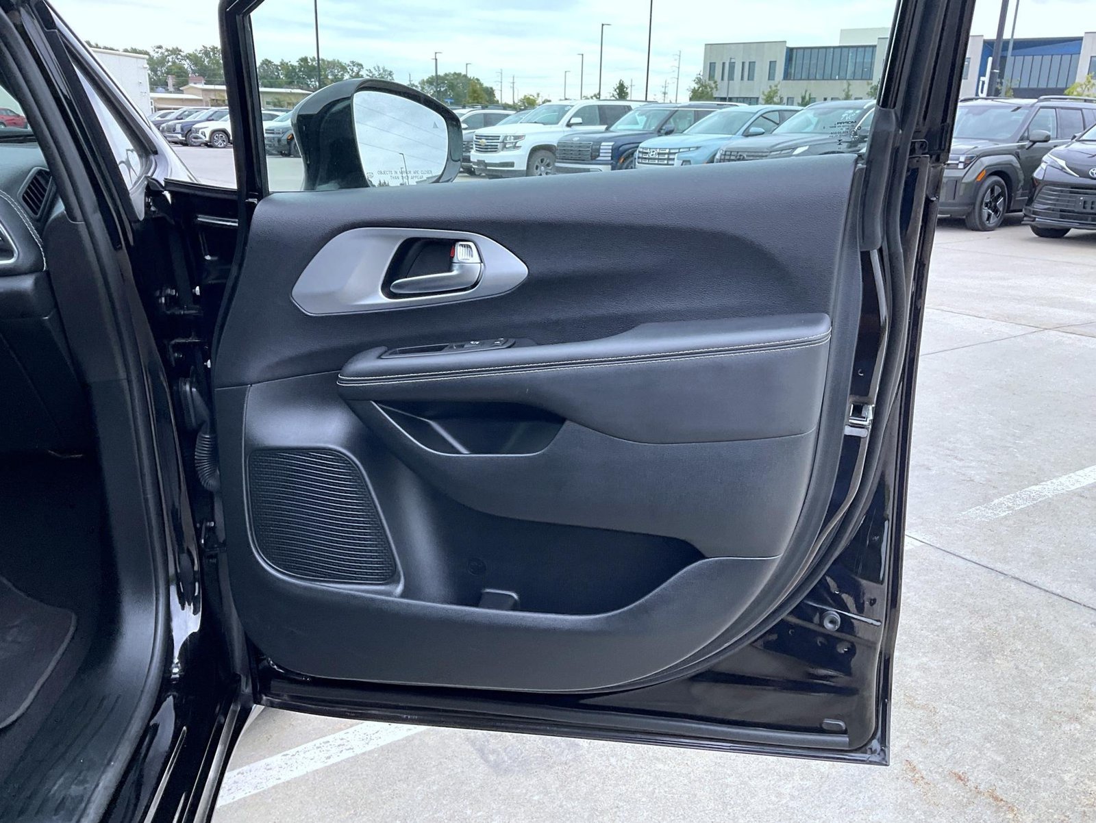 Used 2025 Black Chrysler Limited image 17