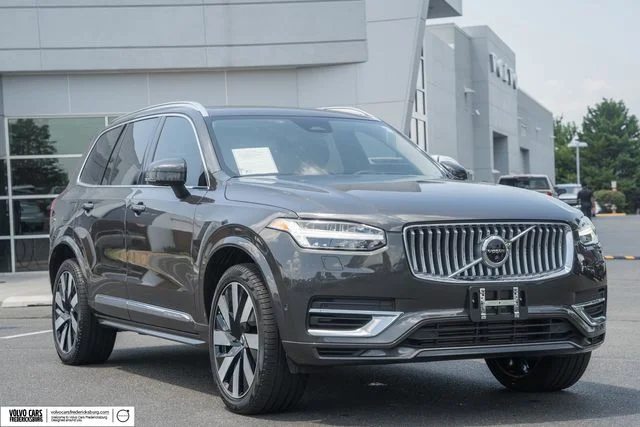 2023 Volvo XC90 T8 Recharge Ultimate Bright Theme 4WD's photo