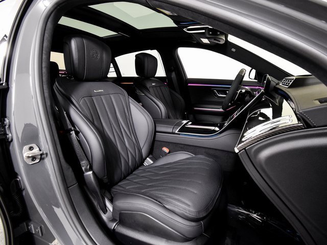 New 2026 MANUFAKTUR Silicon Grey Mercedes-Benz S 63 E AMG® image 98
