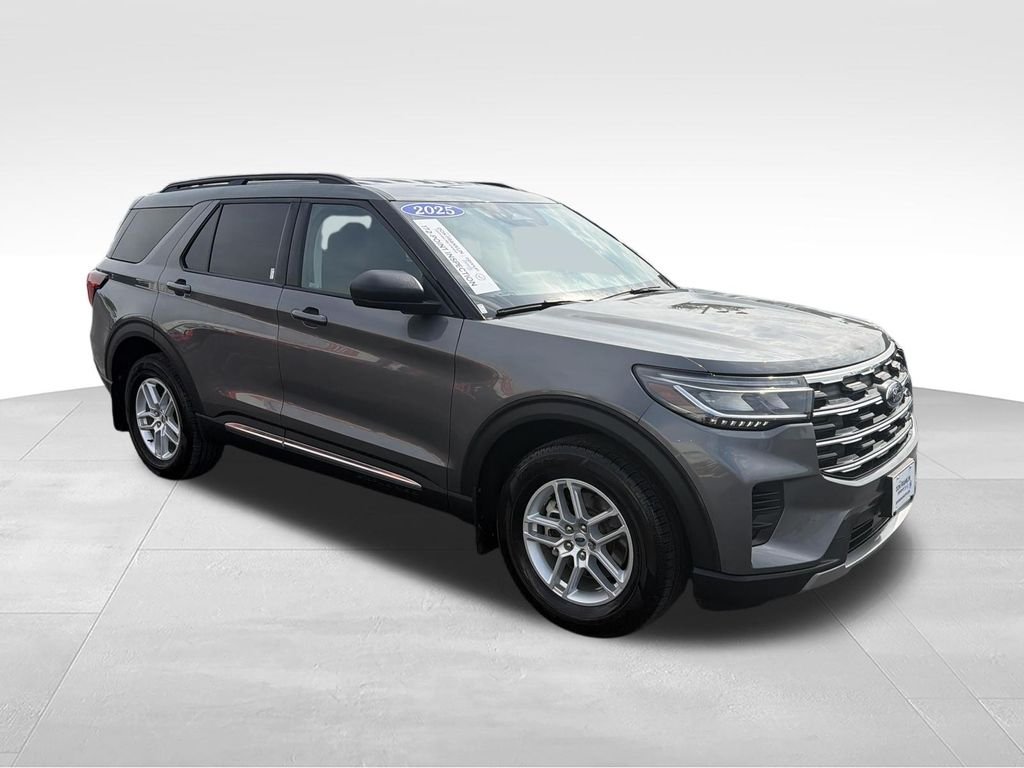 Used 2025 Gray Ford Active image 9