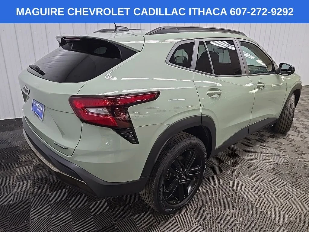 Used 2024 Green Chevrolet ACTIV image 10