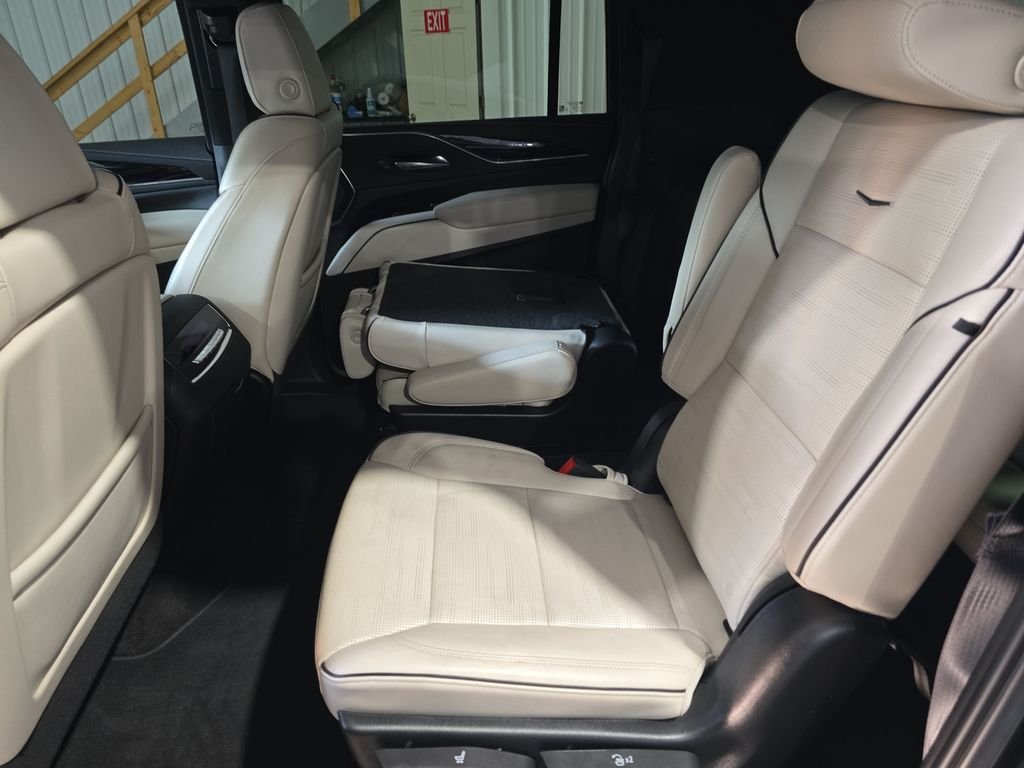 Used 2022 Black Cadillac Sport image 14