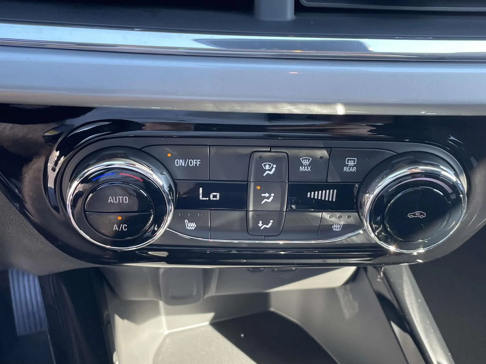 New 2026 Mosaic Black Metallic Chevrolet LT image 23