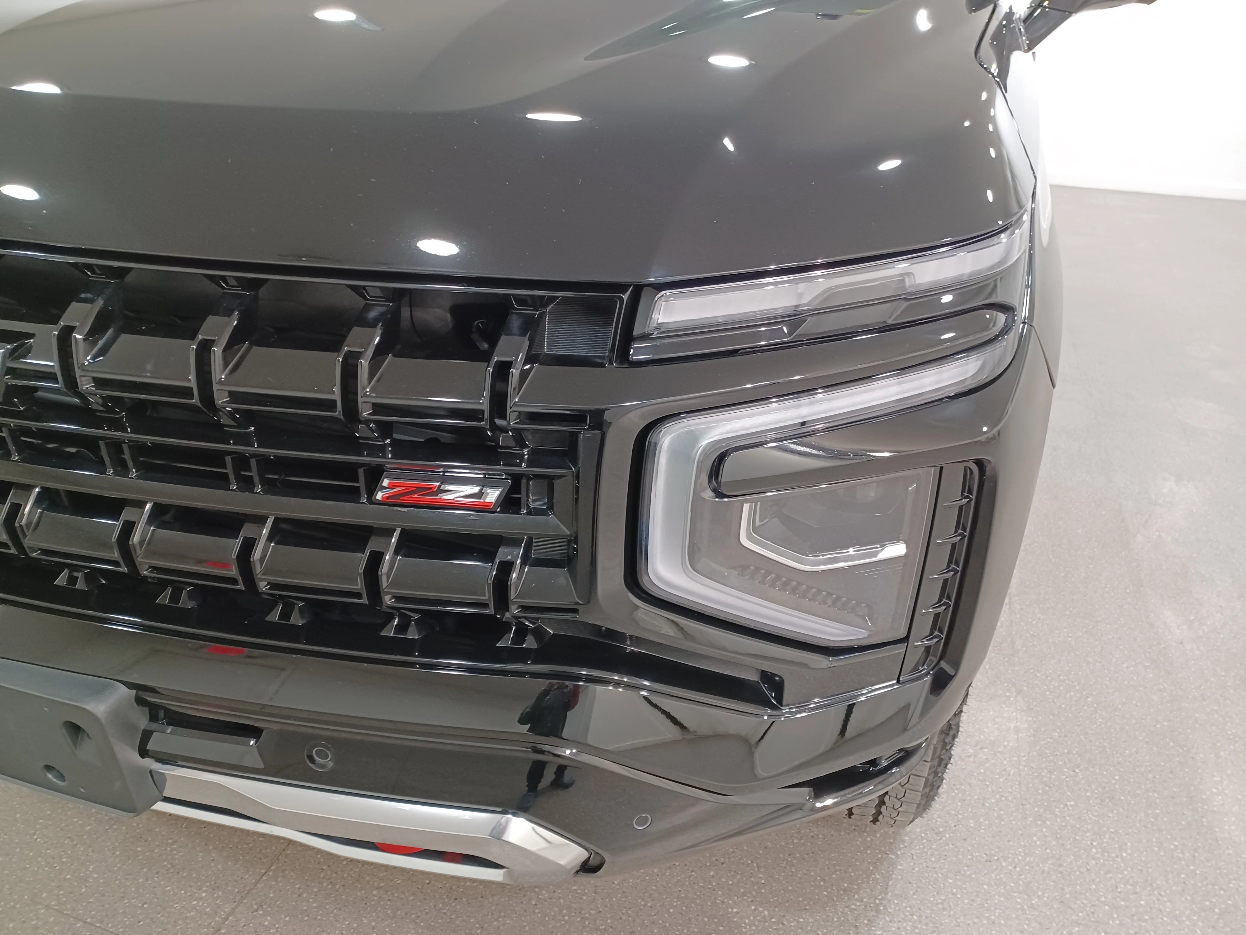 Certified Used 2025 Black Chevrolet Z71 4x4*7 Pass | Remote Start | Adaptive Cruise | Nav | 360 Cam | Pano Roof | Htd Leather image 5