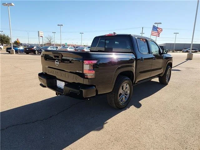 New 2026 KH3 Super Blac Nissan SV 4x4 Crew Cab 5 ft. box 126 in. WB image 3