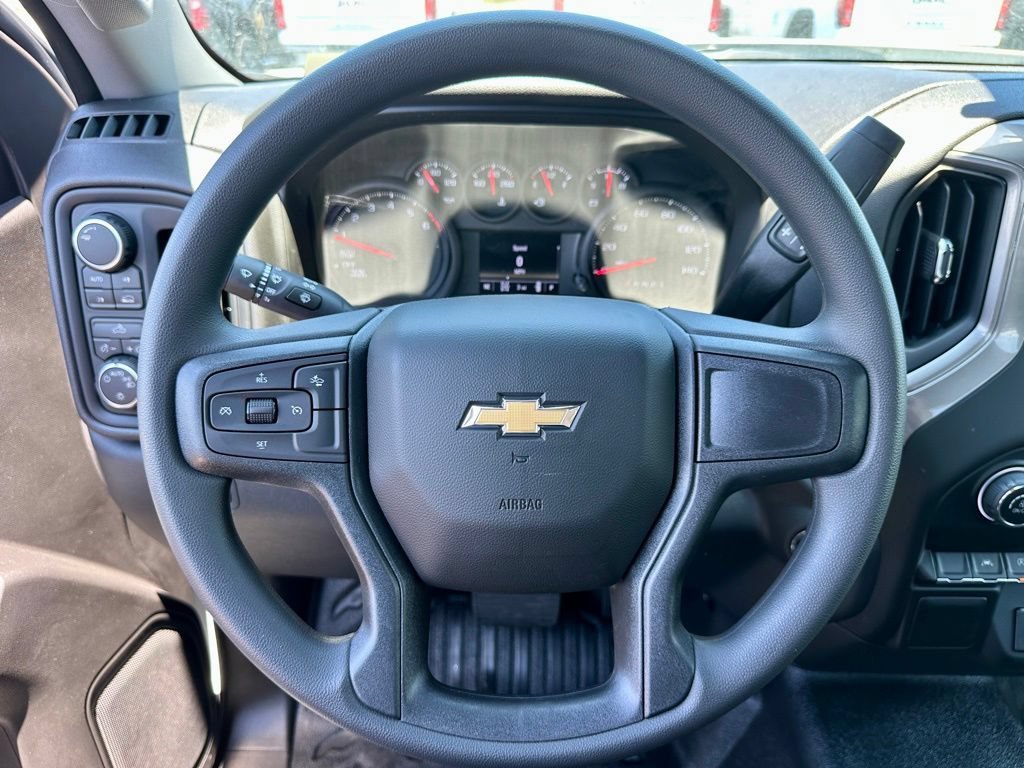 New 2026 Summit White Chevrolet WT image 27