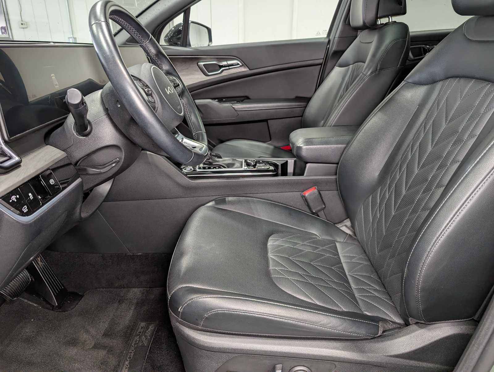 Used 2024 Jungle Green Kia X-Line image 4