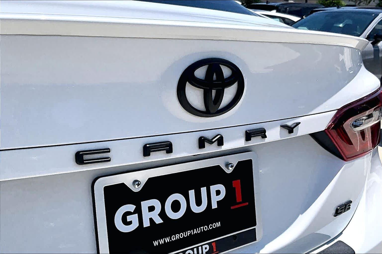 Used 2023 Ice Cap Toyota SE image 30