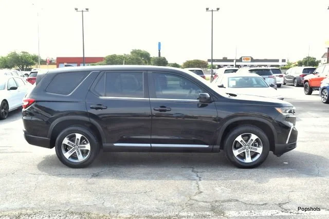 Certified Used 2023 Crystal Black Pearl Honda AWD EX-L 7P image 24