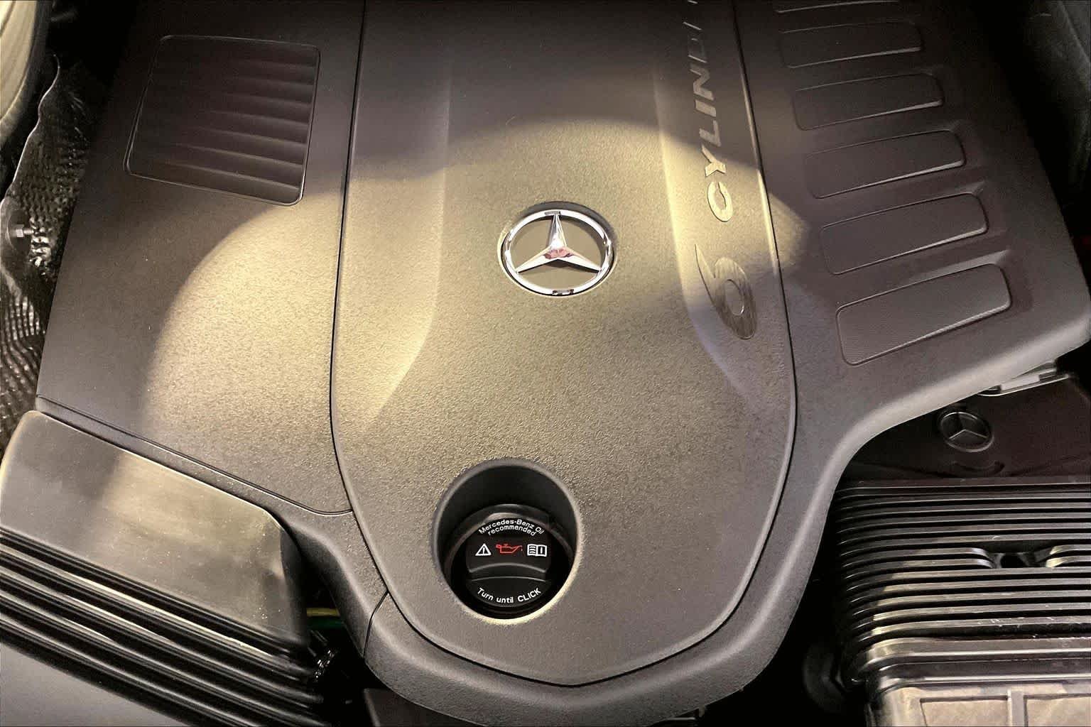 New 2027 MANUFAKTUR Patagonia Red Metallic Mercedes-Benz GLE 450 image 15