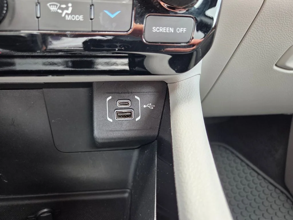 Certified Used 2023 Gray Jeep Limited image 28