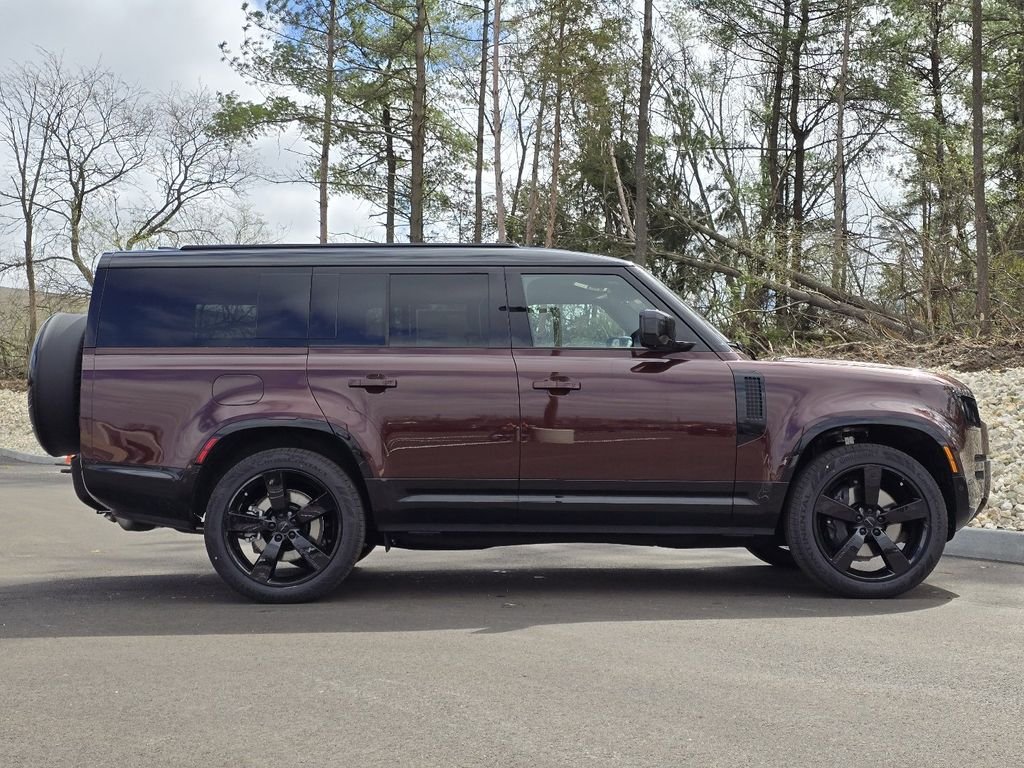 New 2026 Sedona Red Land Rover X-Dynamic se image 26