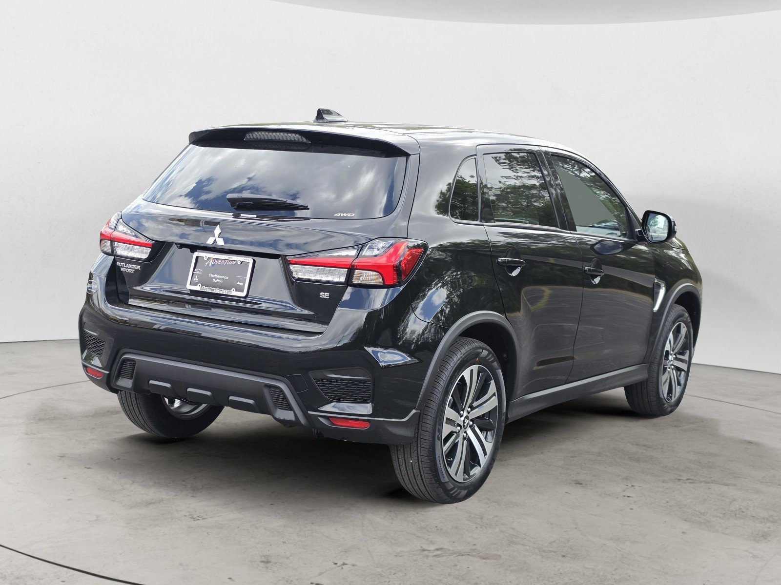 New 2026 Labrador Black Pearl Mitsubishi SE image 3