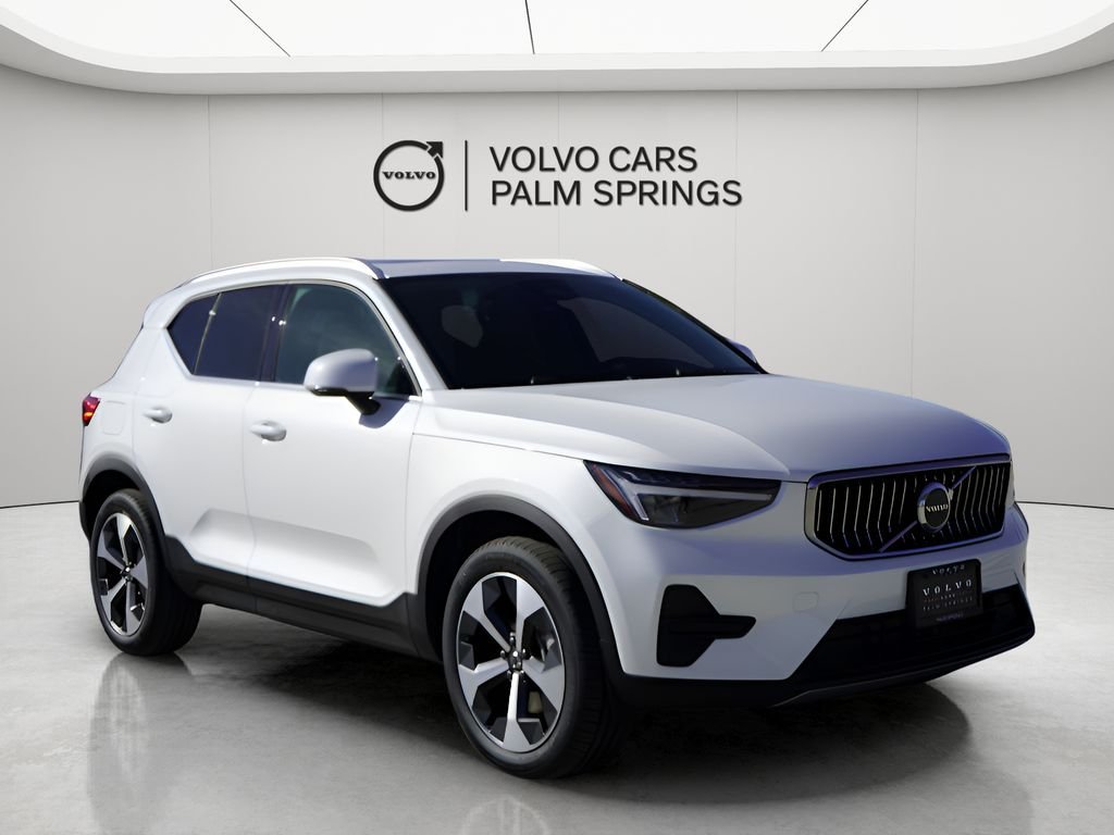 2025 Volvo XC40
