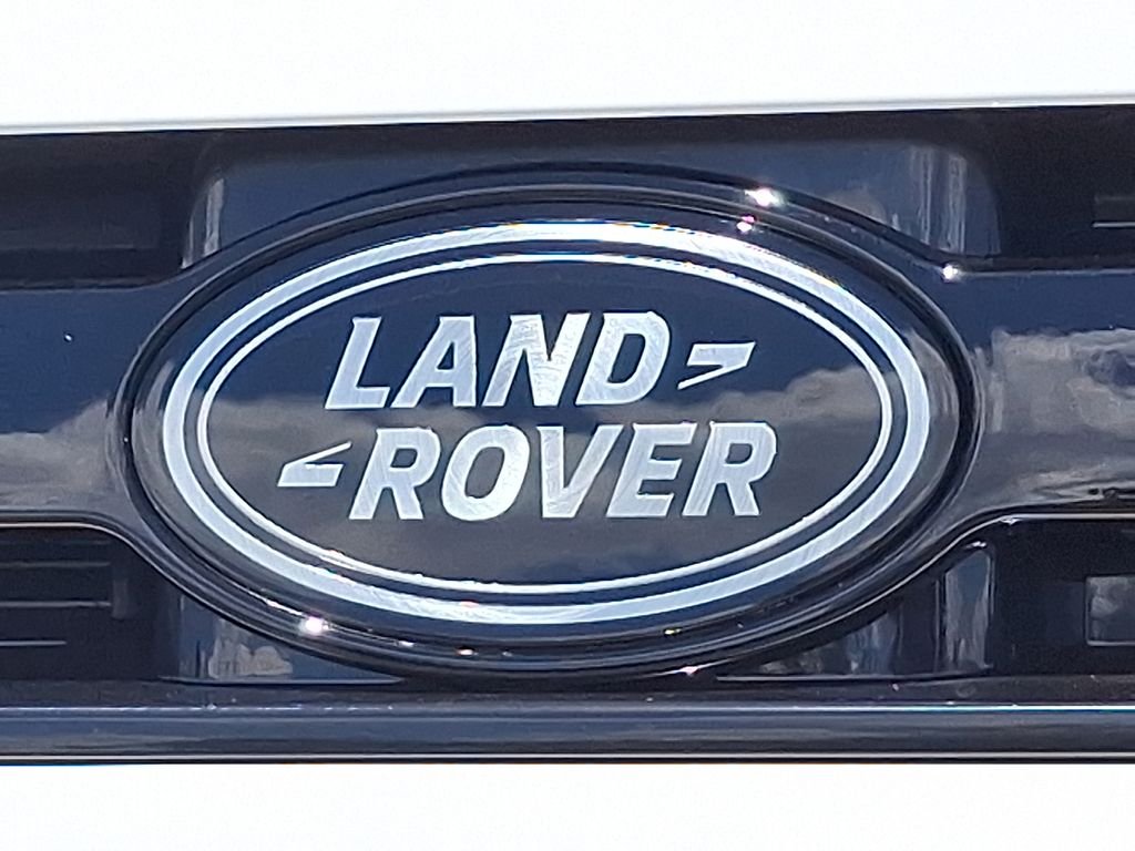 New 2026 Fuji White Land Rover X-Dynamic SE image 19