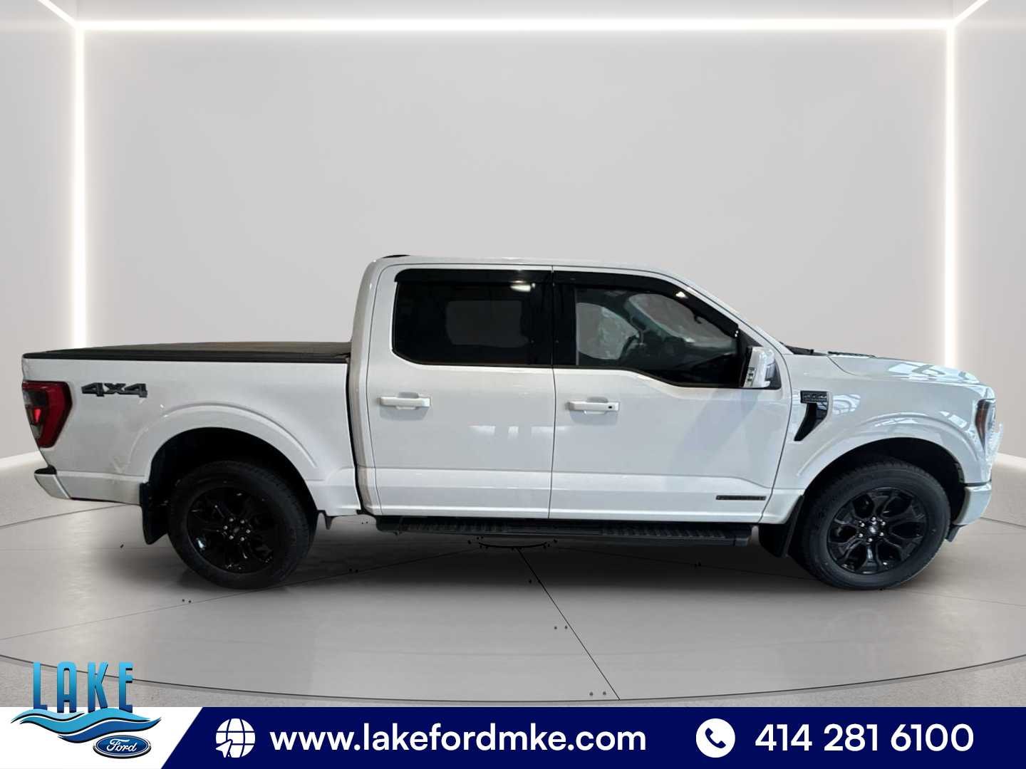 Used 2023 Star White Metallic Tri-Coat Ford LARIAT image 8