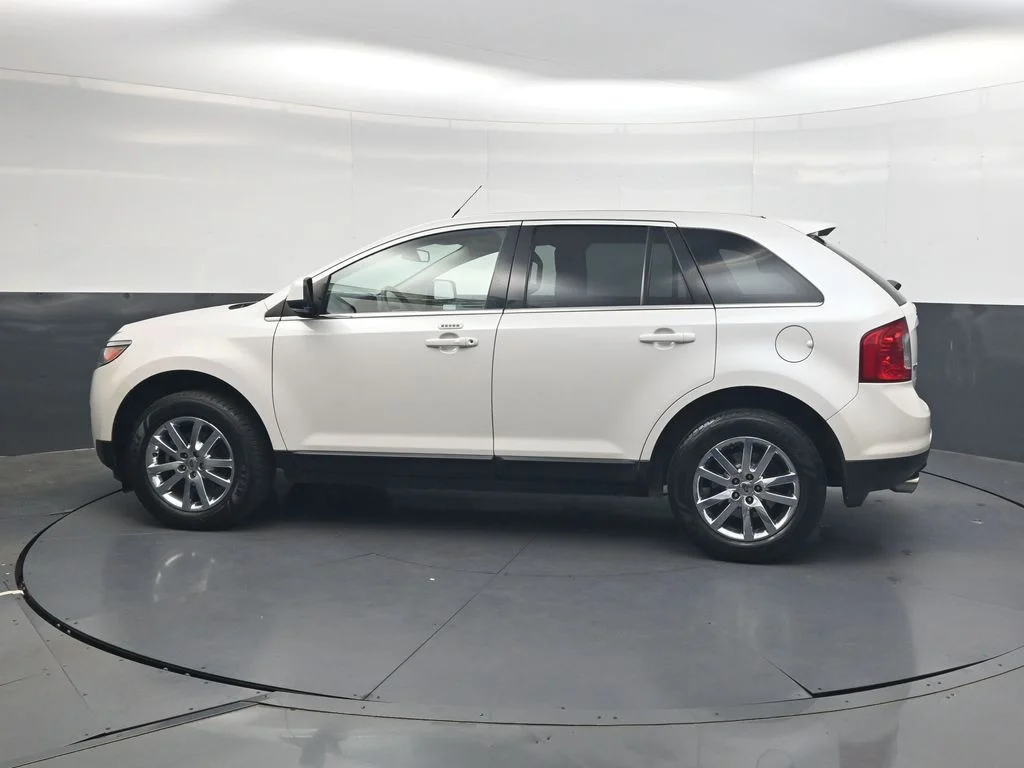 Used 2011 White Platinum Clearcoat Metallic Ford Limited image 7