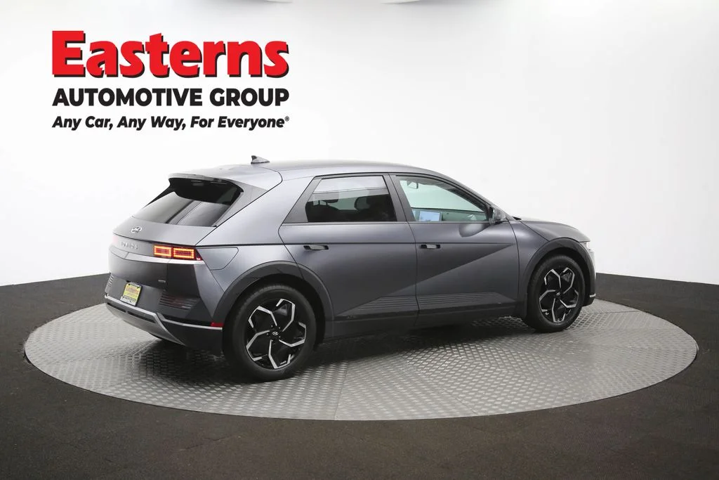 Used 2023 Gray Hyundai SEL image 40