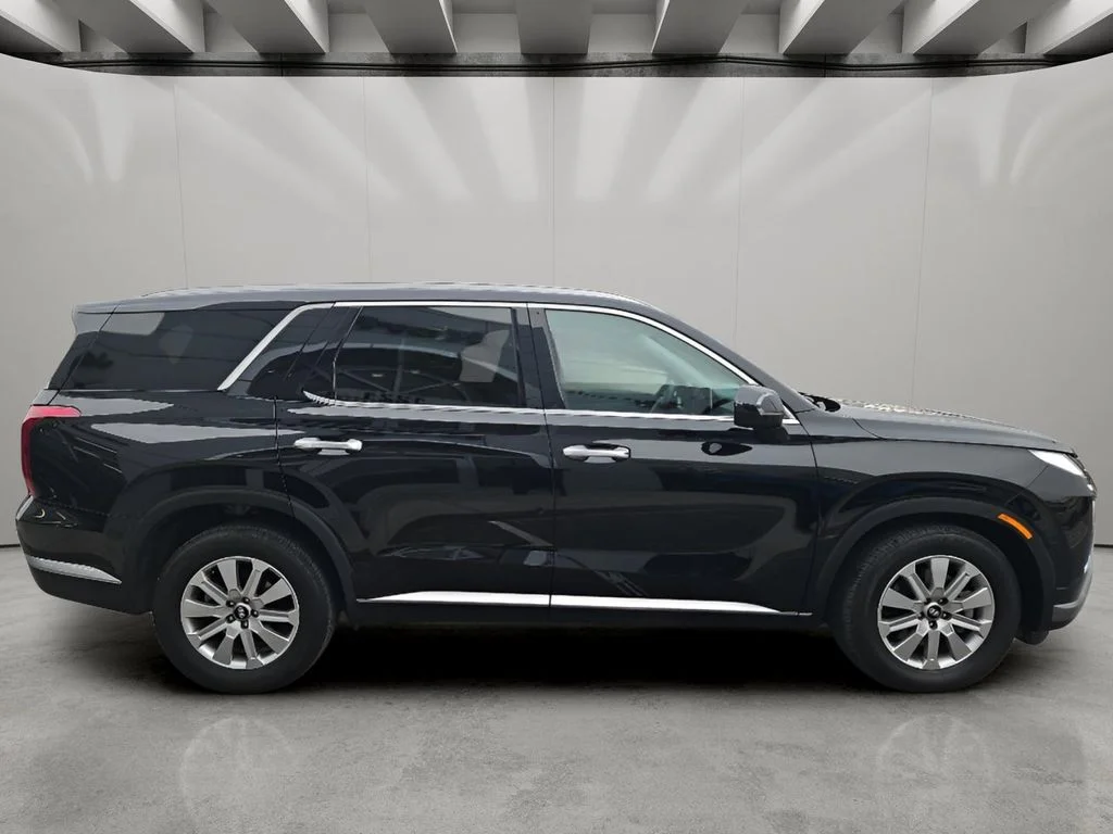 Used 2025 Abyss Black Pearl Hyundai SEL image 6
