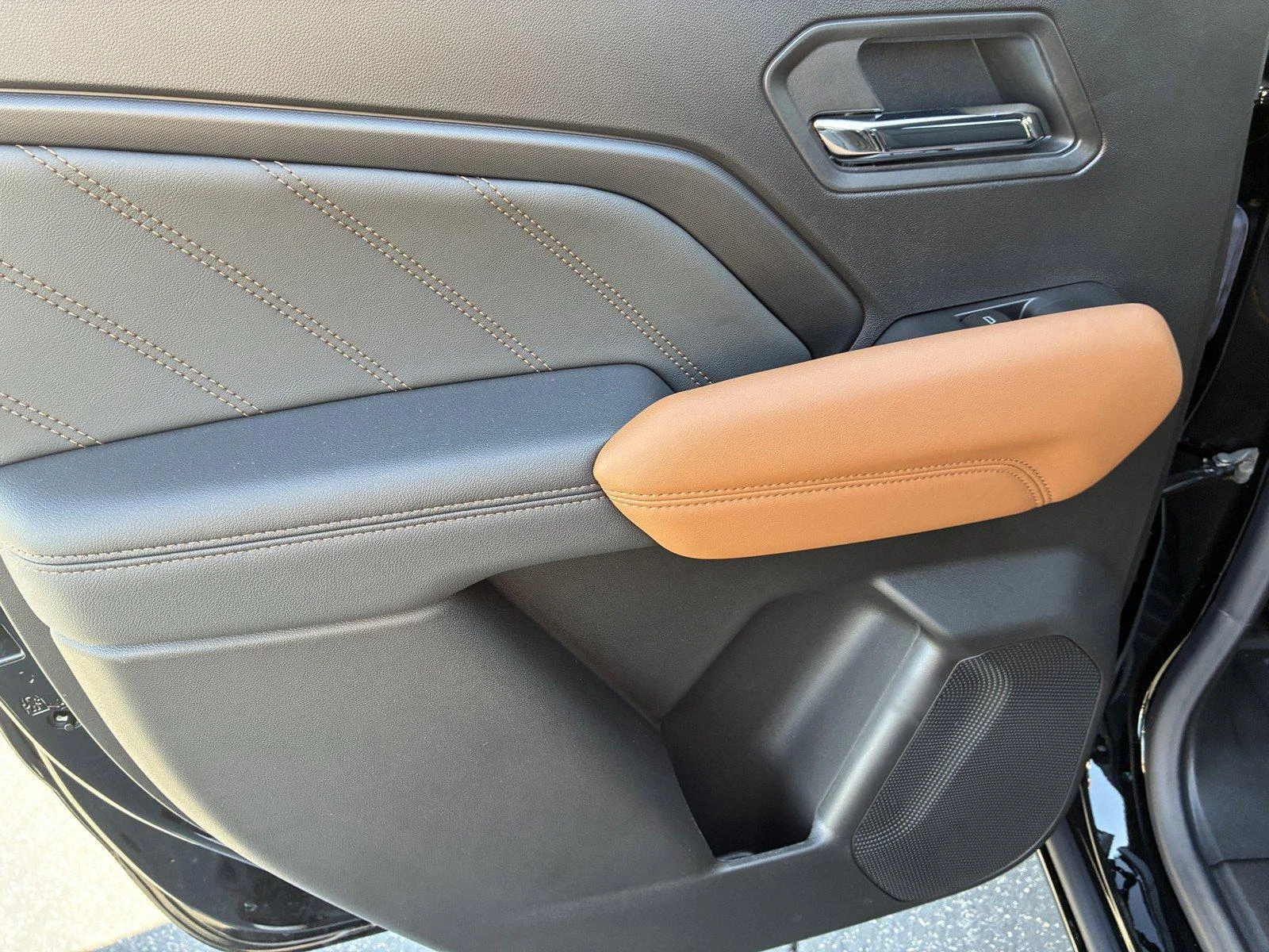 2026 GMC Canyon AT4 - Photo 16