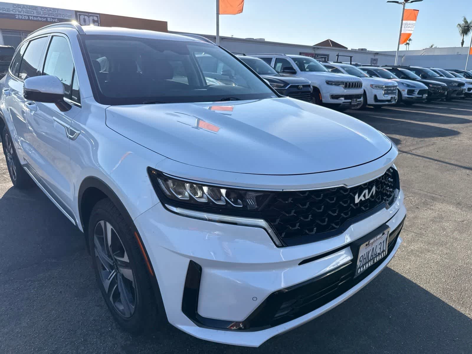Used 2023 Snow White Pearl Kia EX image 10