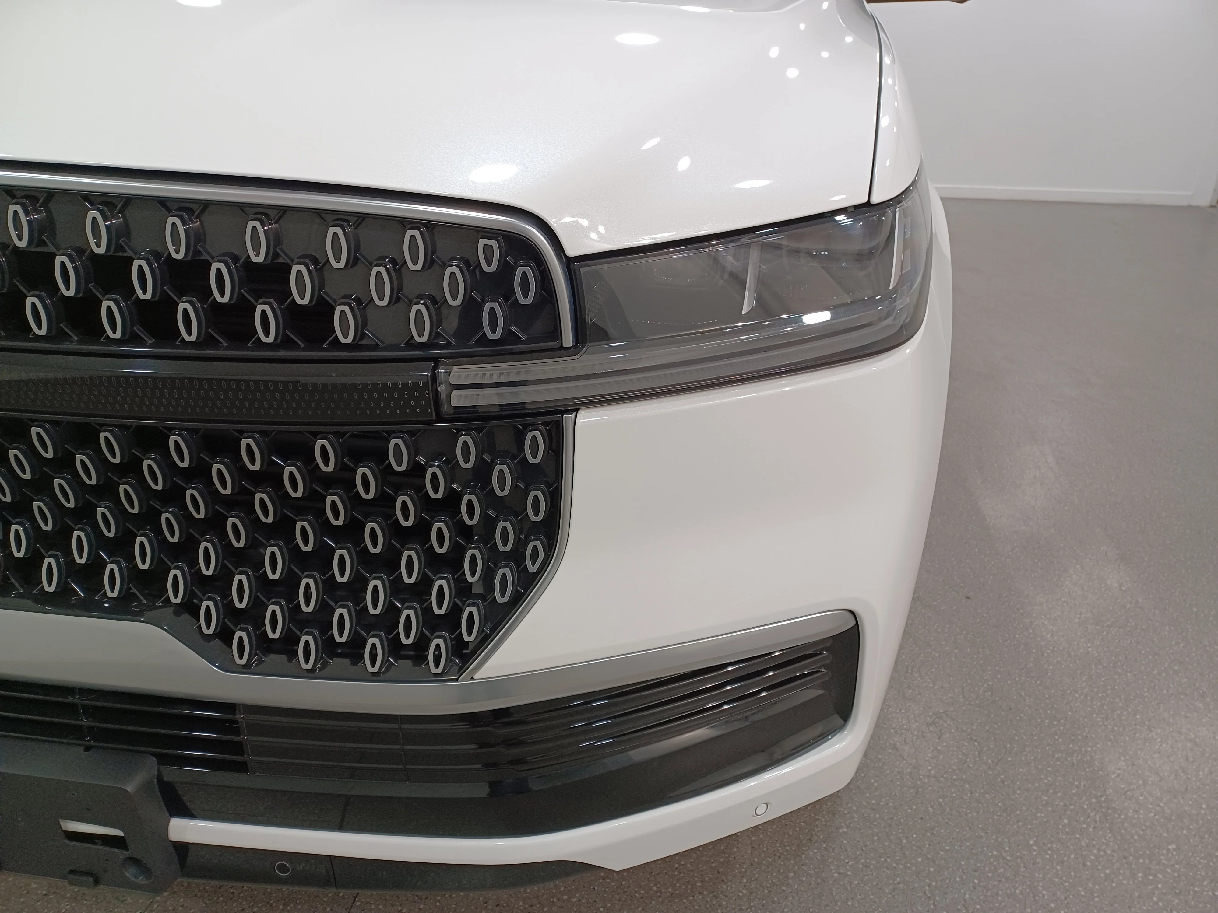 Certified Used 2025 Pristine White Metallic Tri-Coat Lincoln Reserve* NO LUX TAX!! | 7 Pass | Adaptive Cruise | Nav | 360 Cam | Cooled Massage Seats | Pano Roof image 5
