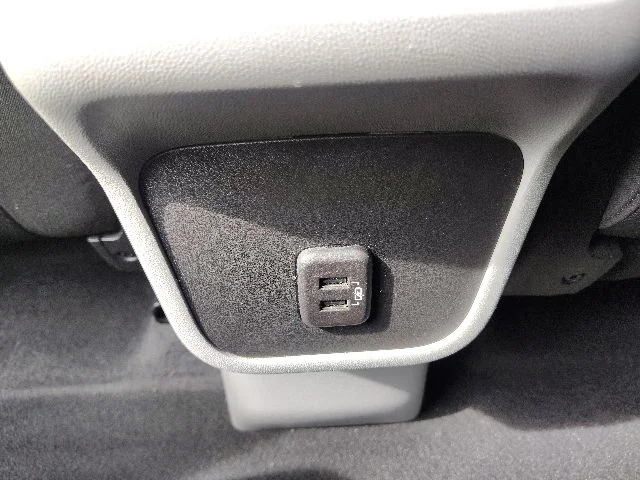 Used 2023 White GMC SLE image 25