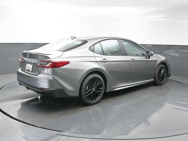 Used 2026  Toyota SE image 7