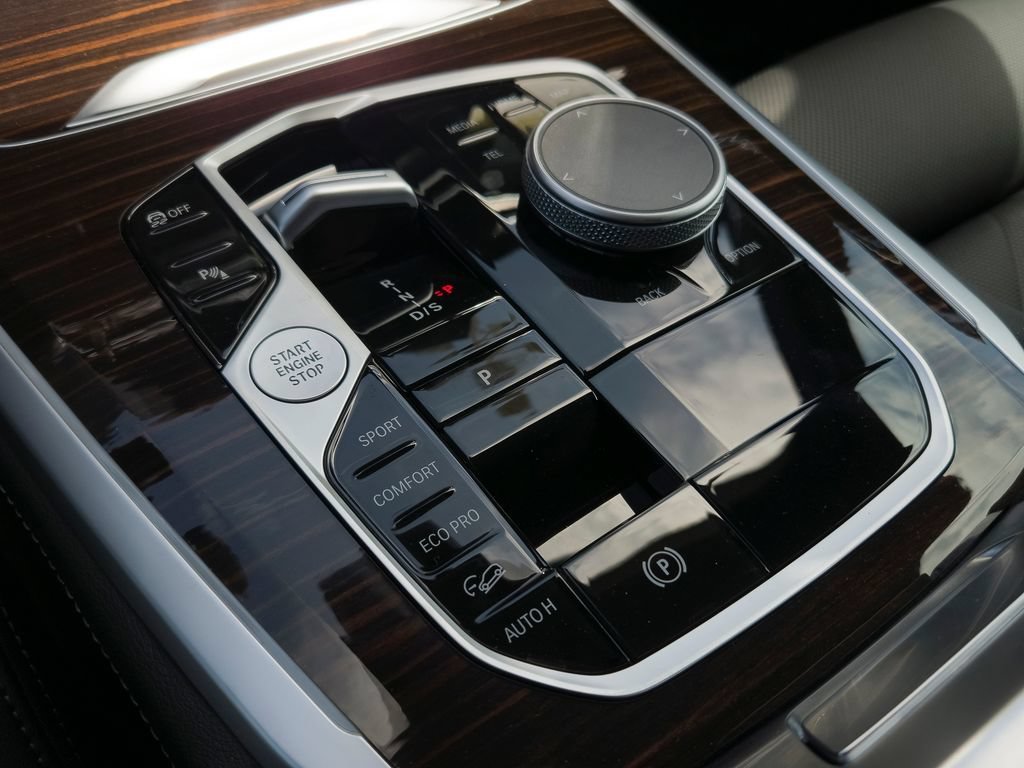 New 2026 Black Sapphire Metallic BMW xDrive40i image 9