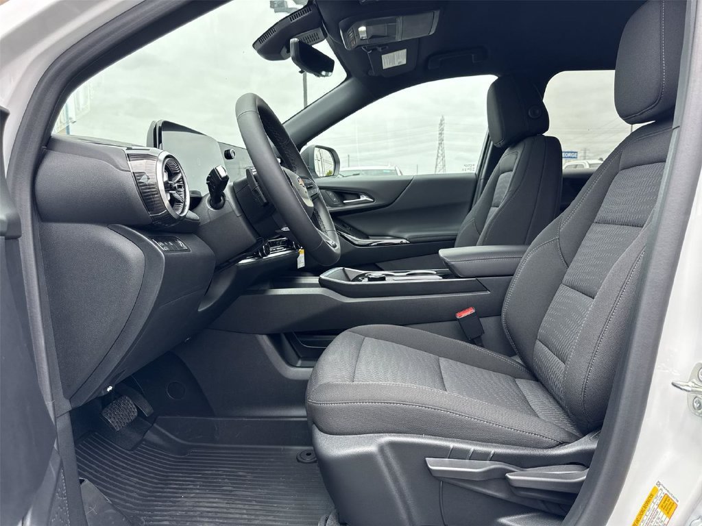 New 2026 Summit White Chevrolet LT image 23