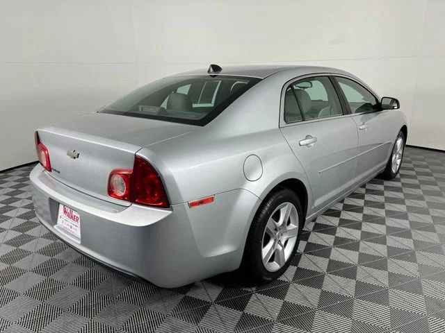 Used 2012 Silver Chevrolet LS image 7