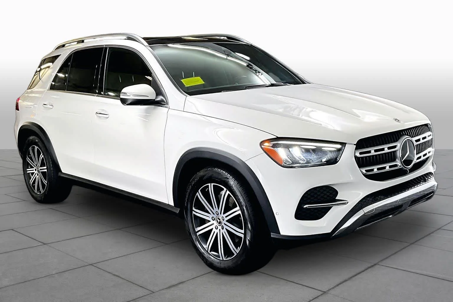 Used 2024 Polar White Mercedes-Benz GLE 350 image 3