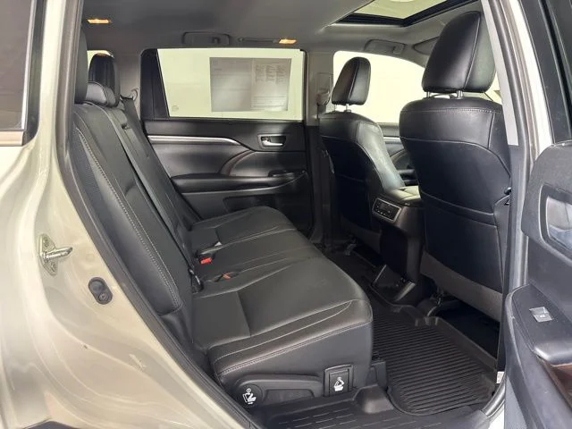 Certified Used 2019 Blizzard Pearl Toyota Limited image 5