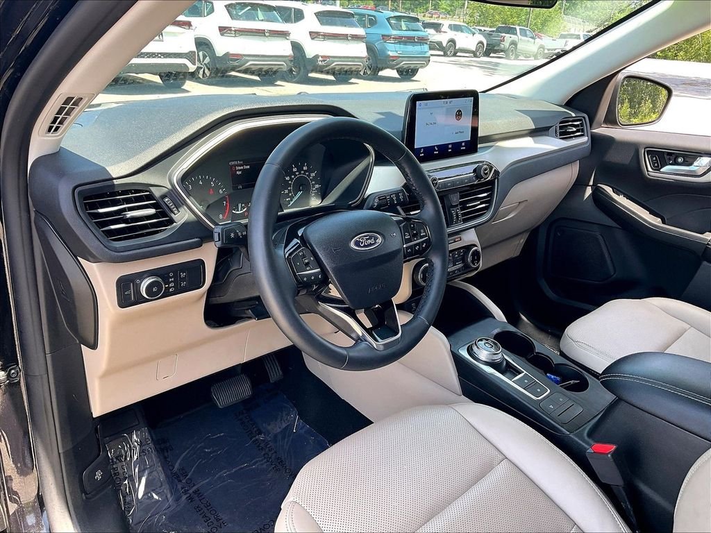 Used 2022 Agate Black Metallic Ford SEL image 8