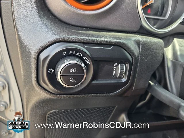 Used 2023 Gray Jeep Mojave image 29